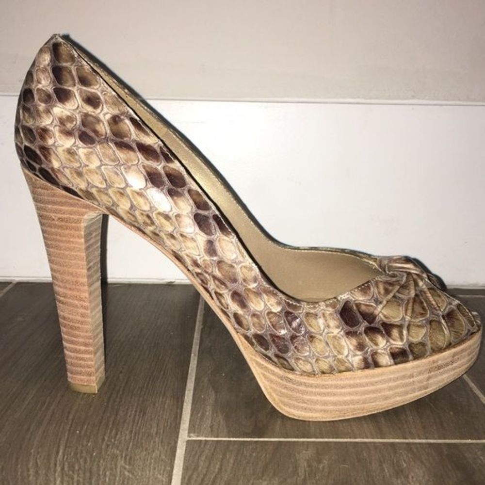 Stuart Weitzman Python Platform Pumps 9.5 Nwot - image 4
